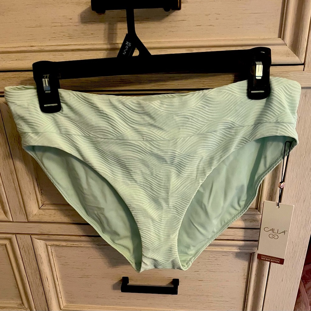 NWT- Womens Calia Carrie Underwood swim suit bottoms M . Beautiful mint color